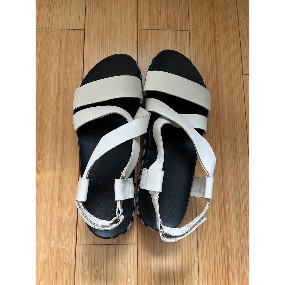 SPRING CLEANING SALE! Sorel Roaming Criss Cross Sandal